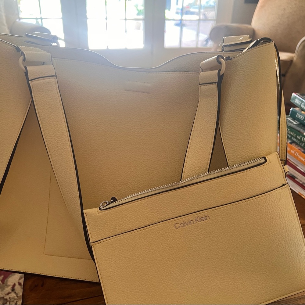 Calvin Klein Beige Leather Handbag - Picture 6 of 8